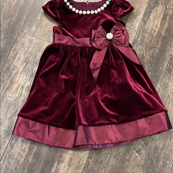 Rare Editions Red Velvet Tiered Dress - Picture 4 of 11